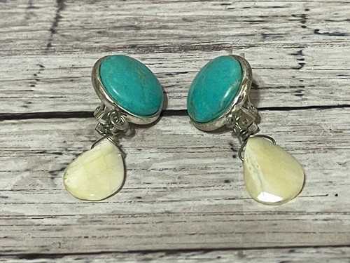 Vintage Costume Jewelry Earrings ~ Turqouise stone dangle