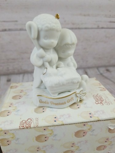Precious Moments Gods Precious Gift Ornament #183881 Christmas 1996 - Picture 2 of 11