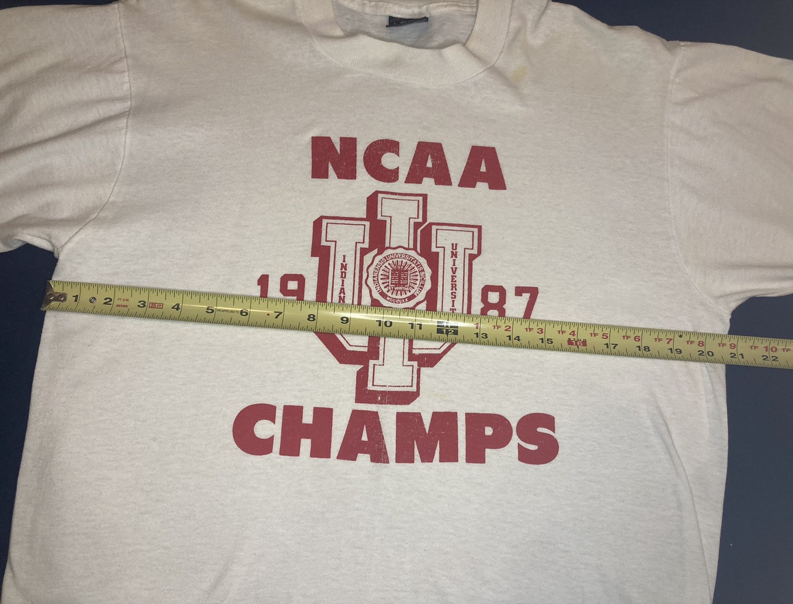 VTG  Indiana Hoosiers Basketball T Shirt sz L Single Stitch USA RARE
