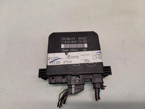 MERCEDES-BENZ E T-Model S210 Türsteuergerät hinten links 2108207526 35077079