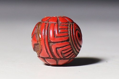 Bola tallada roja Tsuishu Netsuke Inro Ojime Sagemono Edo era japonesa antigua - Imagen 4 de 5