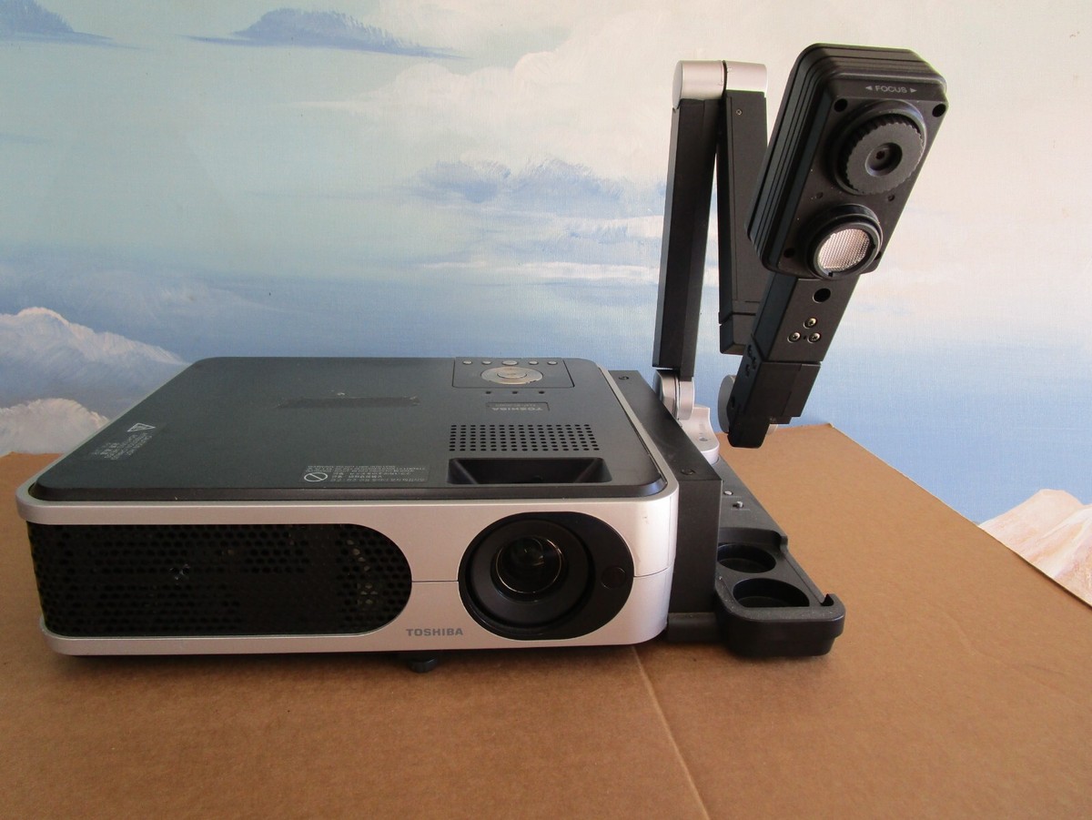 TOSHIBA TLP-XC2000 東芝 液晶 プロジェクター カメラ出力確認済み