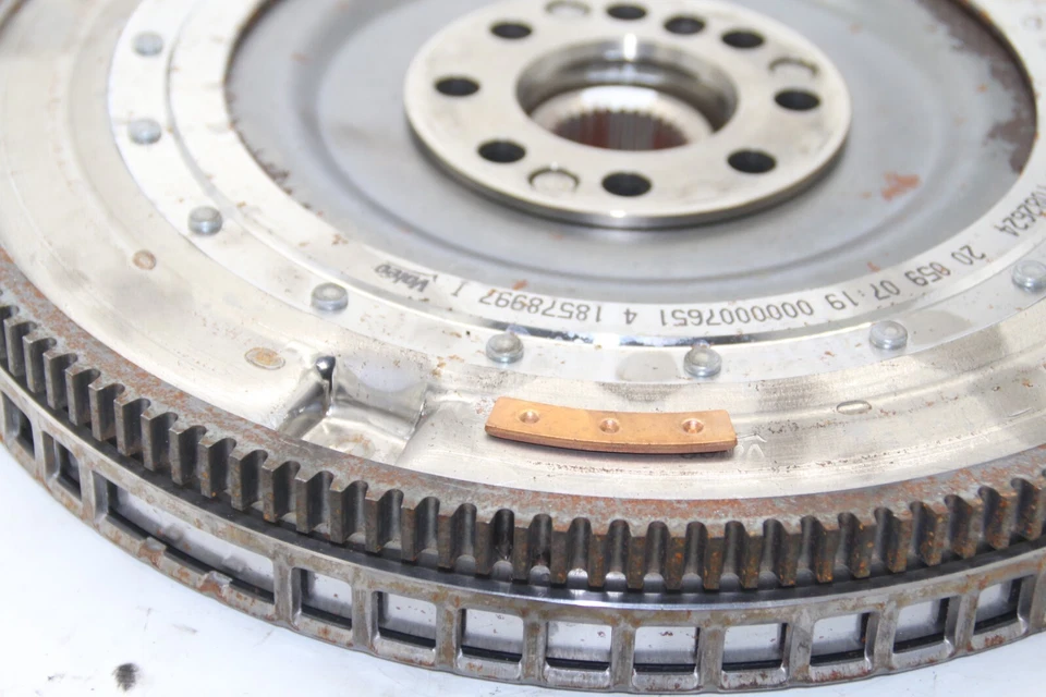 Schwungrad mit Schraubensatz VALEO für MERCEDES-BENZ A6540306900 - Bild 4 von 4