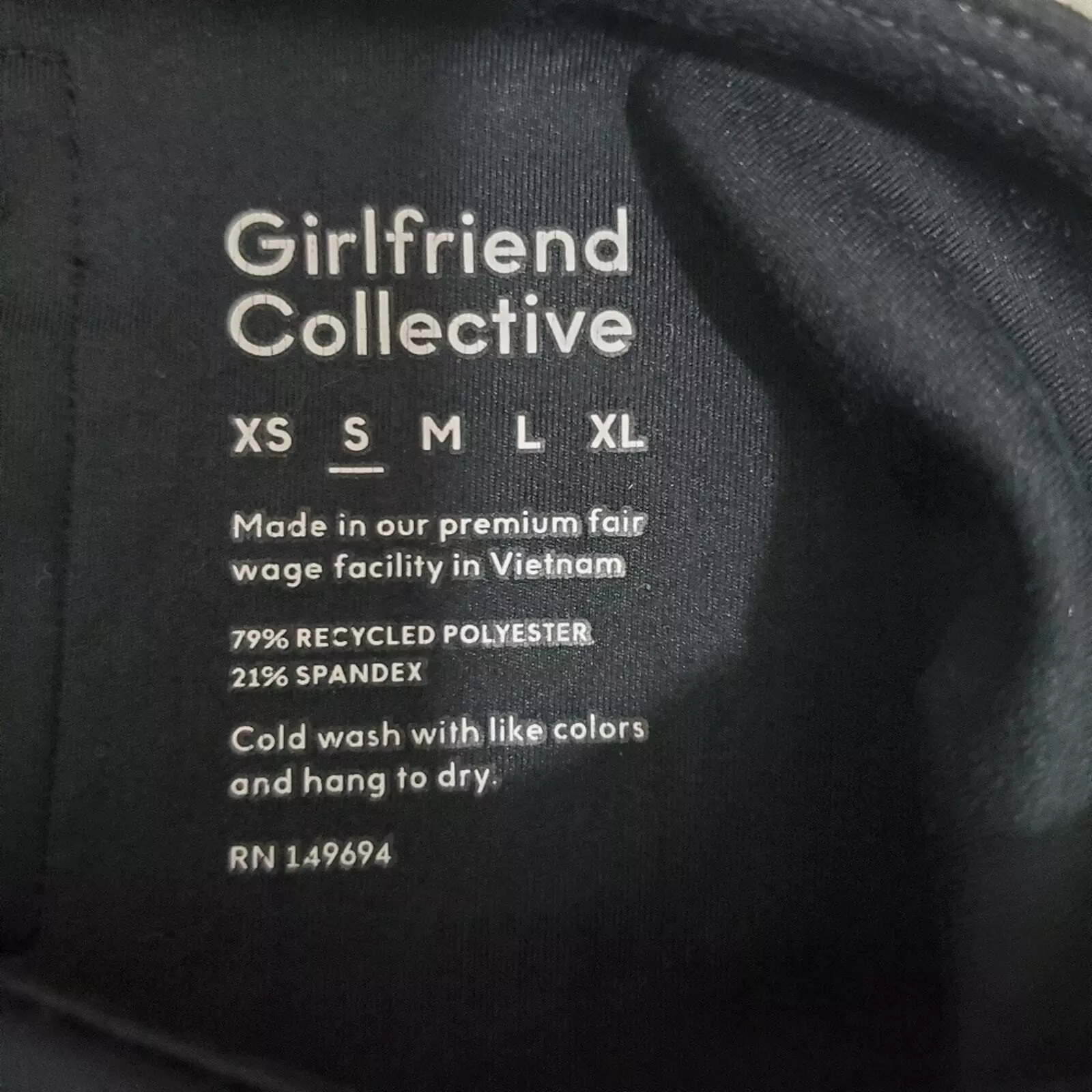 girlfriend-collective compressive waistband pocket leggings