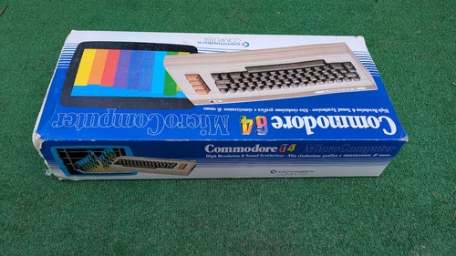 Ordinateur vintage CBM COMMODORE C 64 C64 G C64G en boite + KungFuFlash + jeux - Photo 4/24