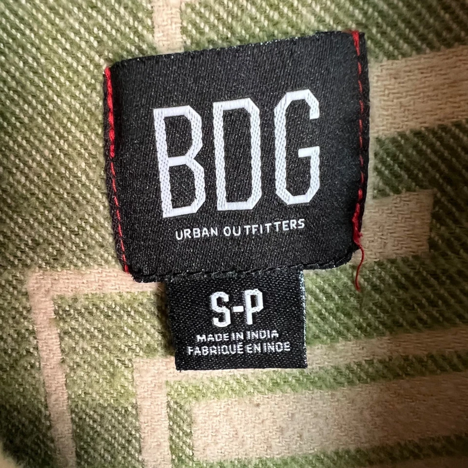 Urban Outfitters BDG Aztec Pattern Cotton Shirt Mens Size Small Long Sleeve - Image 3 of 4