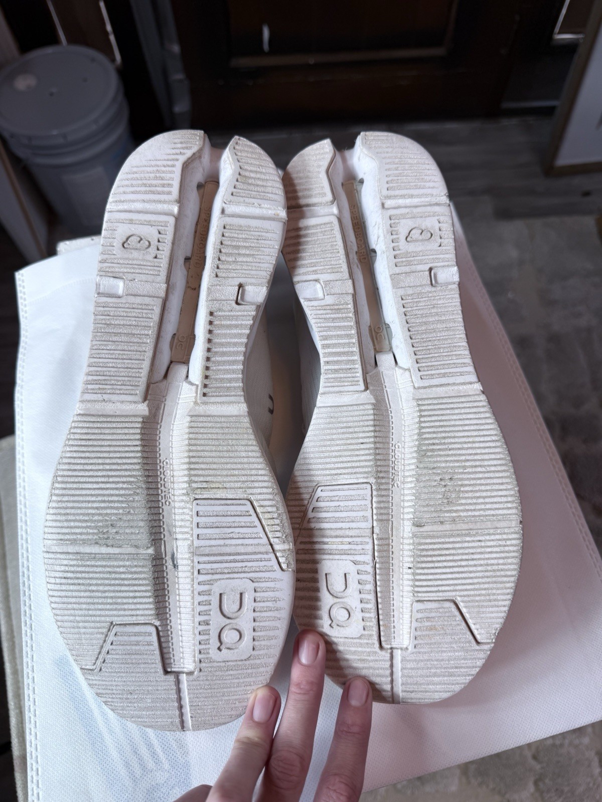 On Running Cloudnova / Cloudnova-style lifestyle … - image 6