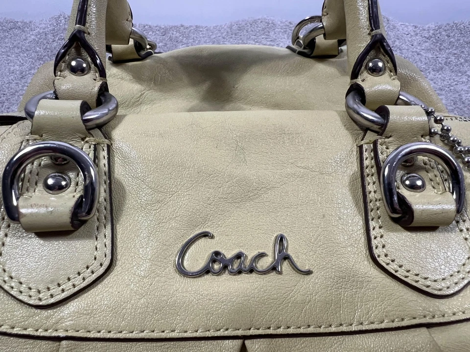 Bolso de mano Coach de cuero para mujer amarillo verde herrajes plateados F15445 Foto 2 de 4