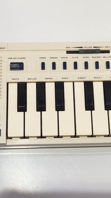 Vintage Casio PT-20 Electronic keyboard mini synthesizer Made in