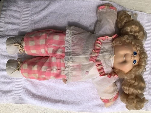 Coleco Cornsilk Cabbage Patch Doll w/Blonde Pigtails One Tooth Dimples Paperwork