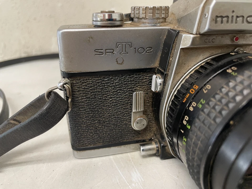 Cámara fotográfica Minolta SRT 102 50 mm de colección con lente automática Rokunar 28 mm de ancho #2098662 Foto 2 de 4
