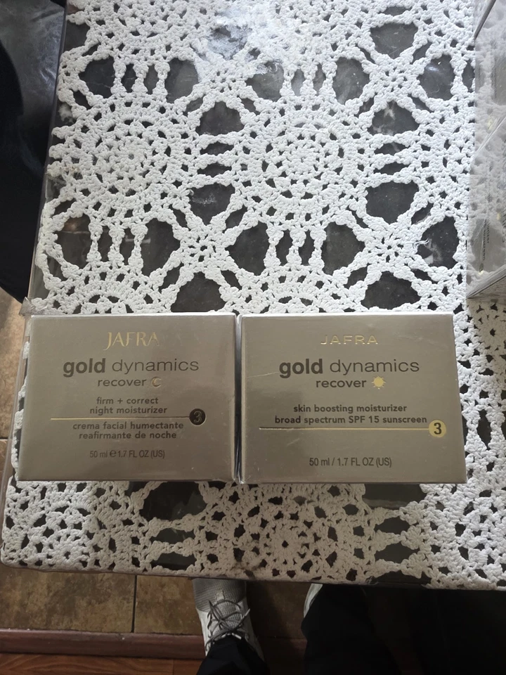 Jafra Gold Dynamics Recover Day Cream SPF 15 & Night Cream Fullsize Set - Image 2 of 2