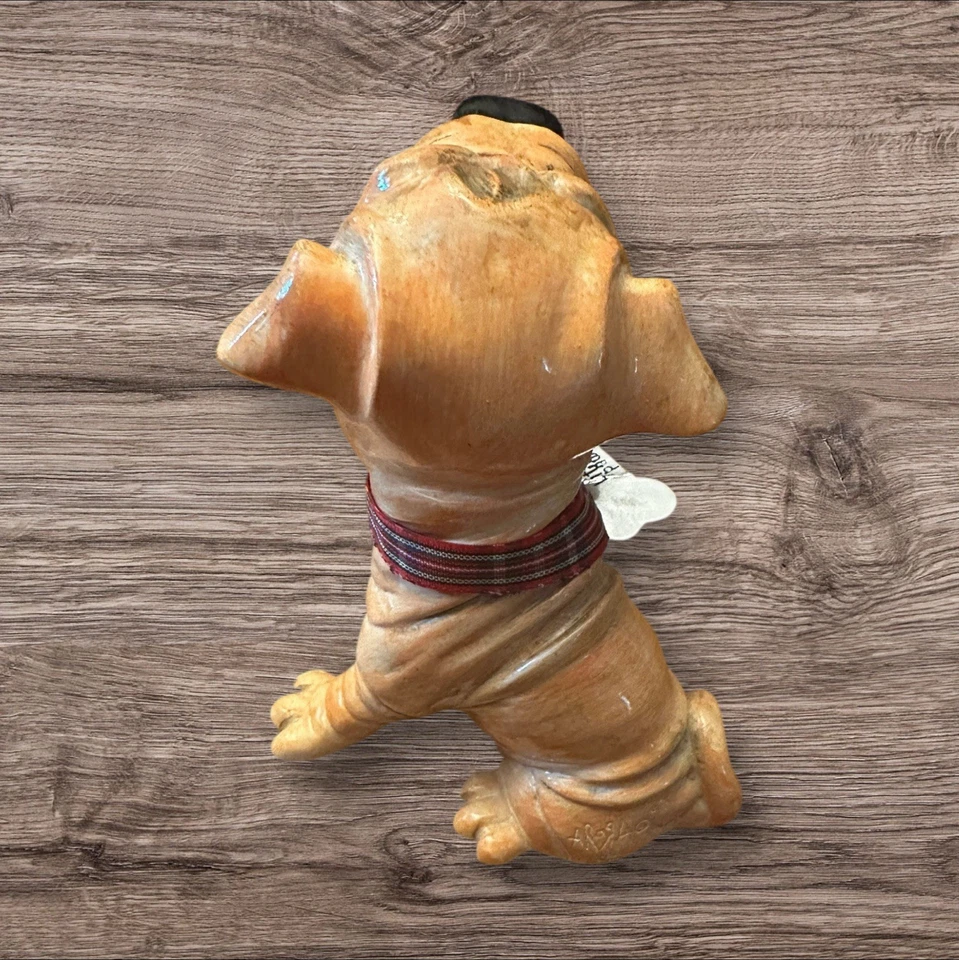 Figura de perro de 4” coleccionable Little Paws “Héctor The Shar Pie Dog” de Aurora  Foto 4 de 4