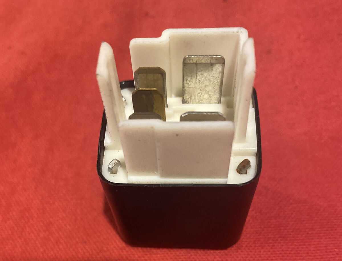 OEM DENSO Toyota Main Multi-Purpose 5-Pin Relay 90987-04002 OEM DENSO Toyota Main Multi-Purpose 5-Pin Relay 90987-04002