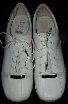guess women's white tennis shoes