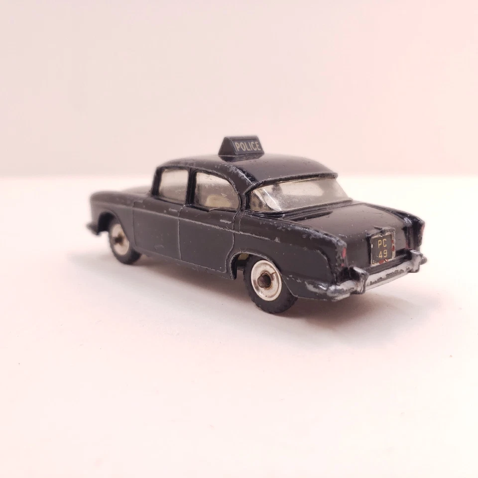 VINTAGE DIECAST DINKY TOYS #256 HUMBER HAWK POLICE PATROL CAR IN BLACK - Image 2 of 4
