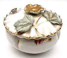 Vtg Lipper & Manns Porcelain Trinket Dish with Lid Applied Floral Design Japan