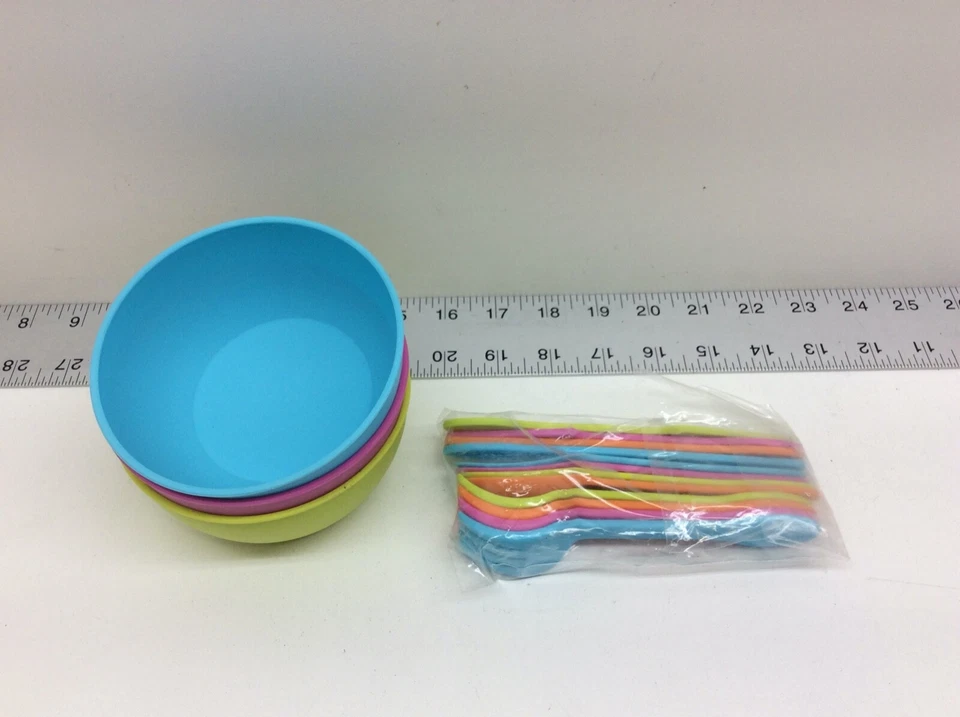 Juego de 3 cuencos y 4 cubiertos pastel para niños Kraft Foto 4 de 4