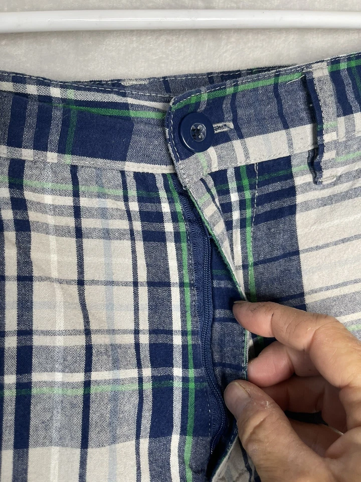 OT REVOLUTION Men's 34 Blue White Green Plaid 100% Cotton Cargo Pocket Shorts - Image 2 of 4
