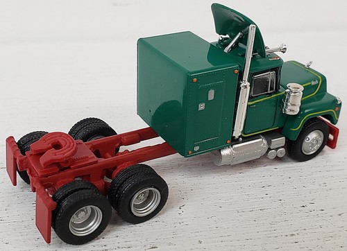 Brekina NEW HO 1/87 Mack RS 700 Tractor Trailer Cab in Green & Red Finish - Picture 3 of 5
