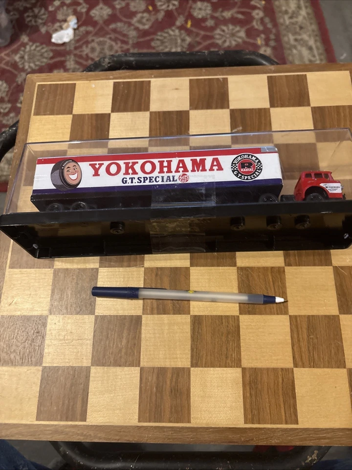 M2 Machines Yokohama 1957 Mack Model N & 1971 Nissan Skyline GT-R (S33  18-25) - Image 4 of 4