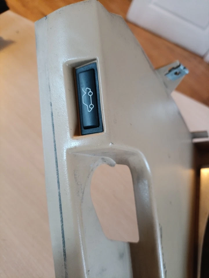 BMW 5 Series E39 M5 M Sport Dead Pedal Foot Rest Beige OEM 8159517 Used Tested - Image 2 of 4