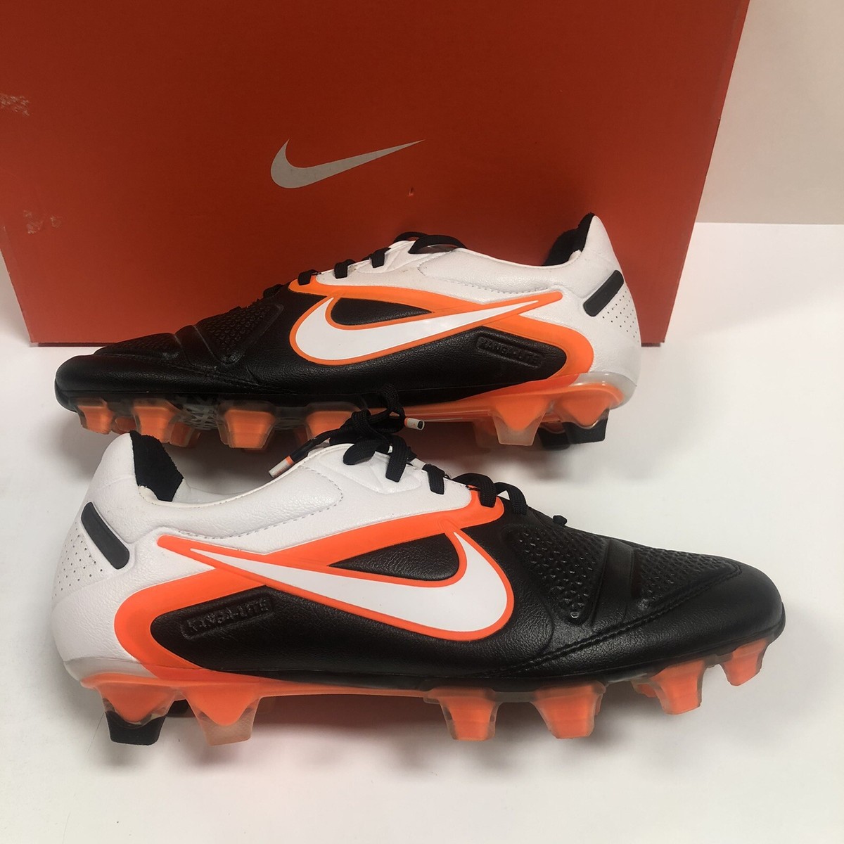 シューズ NIKE CTR360 Maestri2 26cm NIKE CTR360 Maestri2 26cm