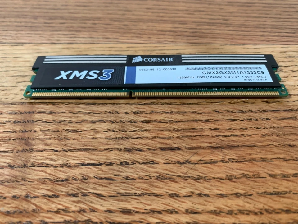 Corsair XMS3 CMX8GX3M4B1333C9 1x2GB PC3 -10600 DDR3 -1333MHz DIMM PC Desktop RAM - Image 4 of 4