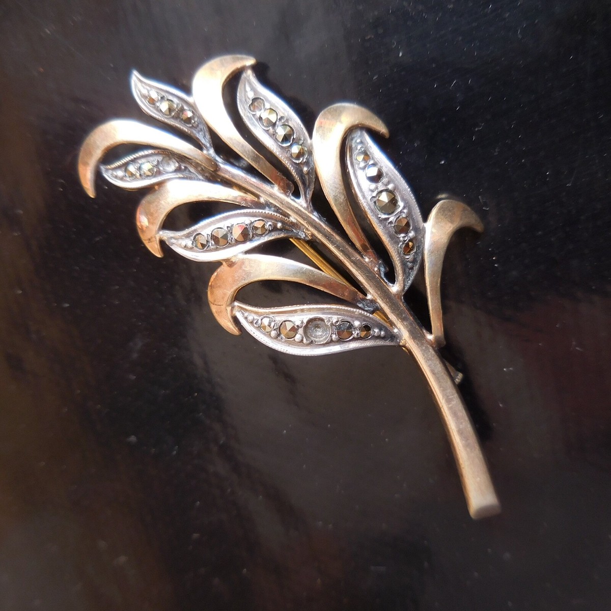 Broche Vintage Plaquée Or - Bouquet De Fleurs Avec Ruban, Signée GL