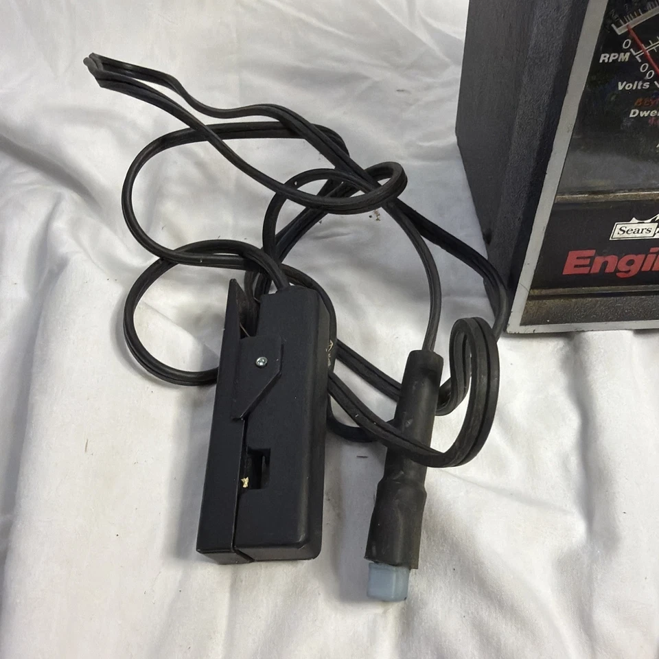 Analizador electrónico de motor de estado sólido Sears Craftsman modelo 161.214230 de colección Foto 2 de 4