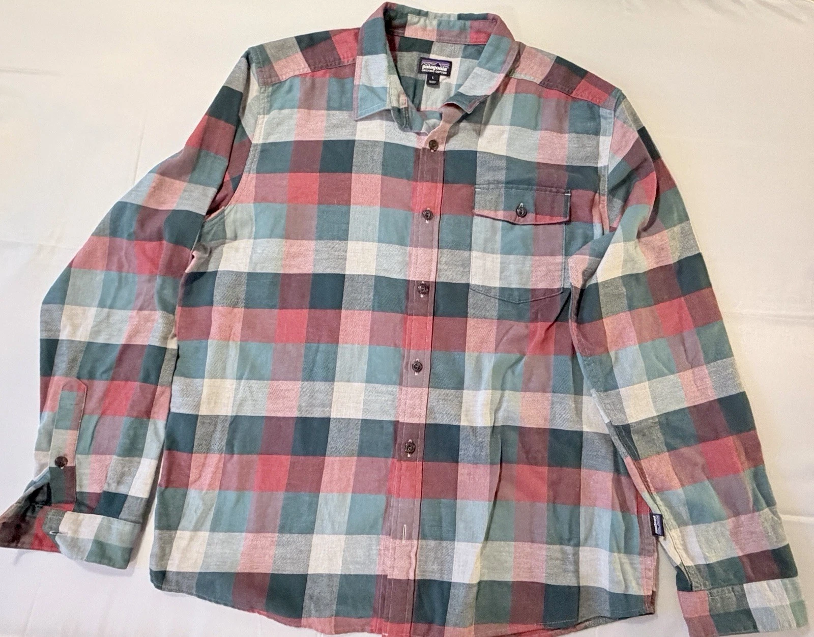 NWOT Patagonia Shirt Mens L Blue Red Plaid Checks Long Sleeve Button Down
Opens in a new window or t