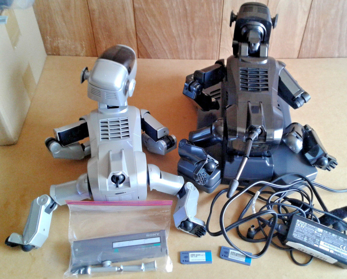 (2) SONY AIBO ERS-111 ENTERTAINMENT DIGITIAL ROBOT DOG BLACK & SILVER FOR  PARTS