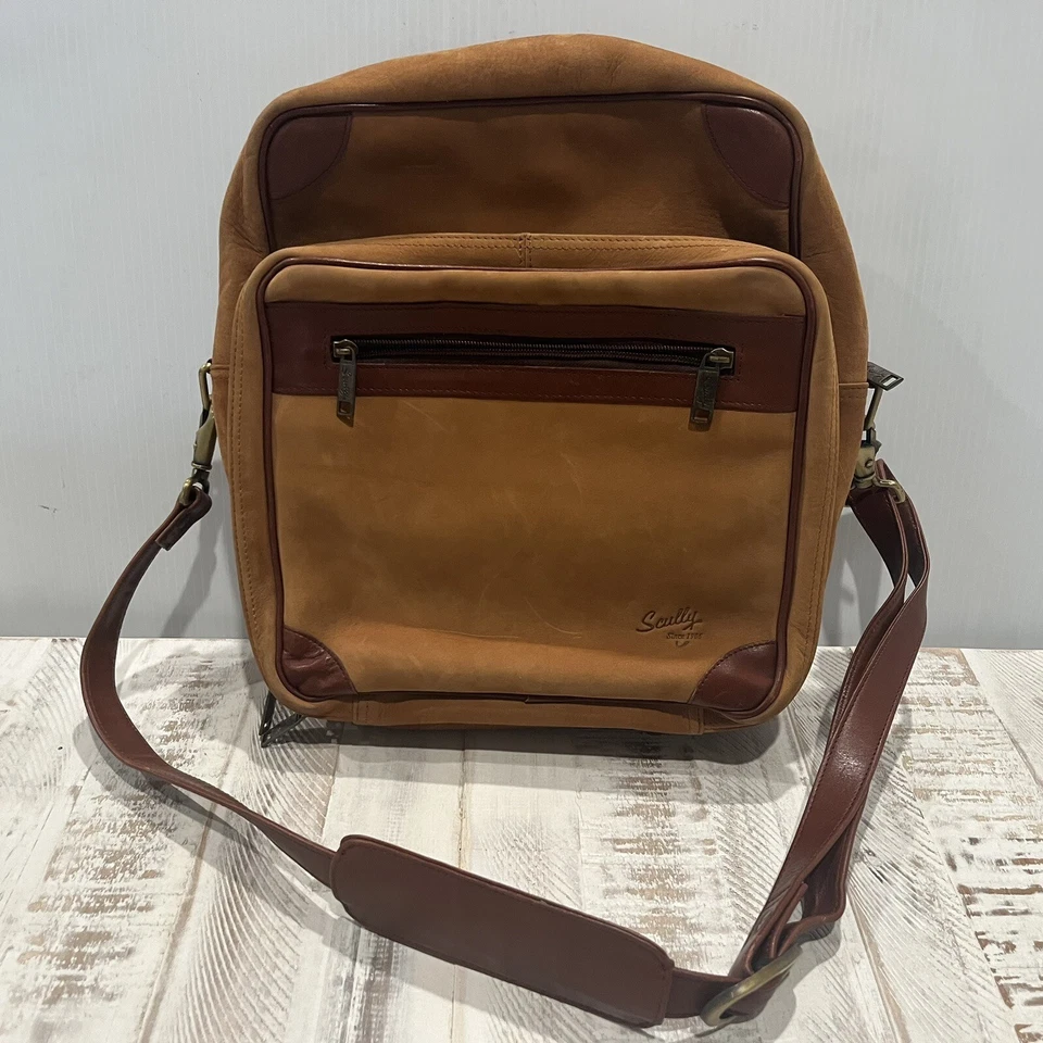 Scully 皮革单肩包多隔层邮差包柔软麂皮绒皮革 ~ 二手状况完好 — 第 2/4 张图片