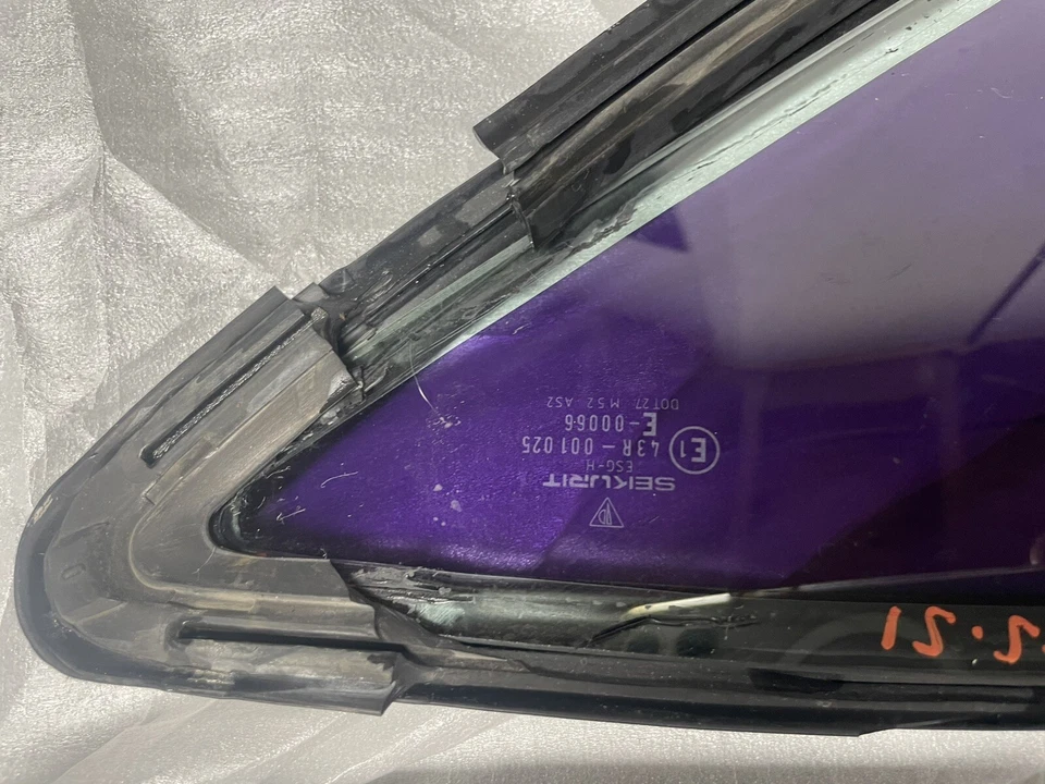 1979 年至 1989 年 PORSCHE 928 左右后方四分窗玻璃 — 第 4/4 张图片