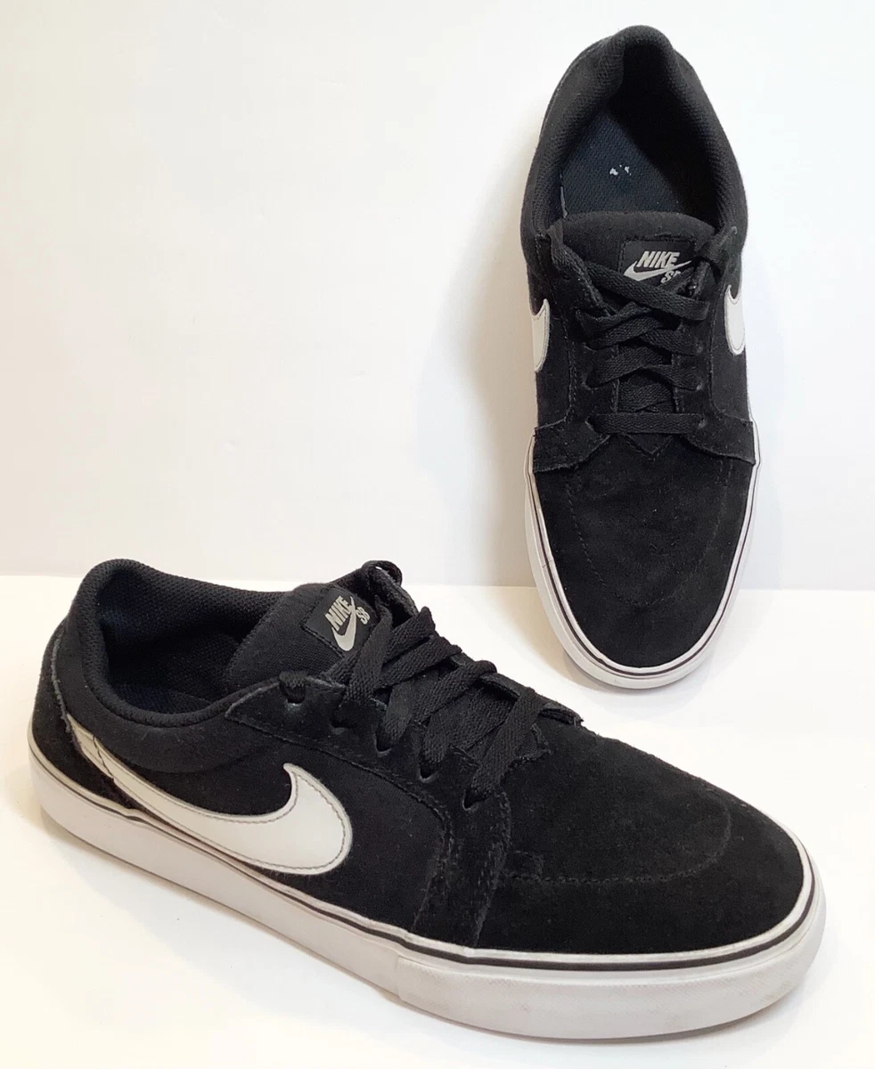 Encogimiento Adelante Testificar Nike SB Skate Satire II Shoes Are DIFFERENT SIZE - Left Sz 9, RIGHT Sz 9.5  Suede | eBay