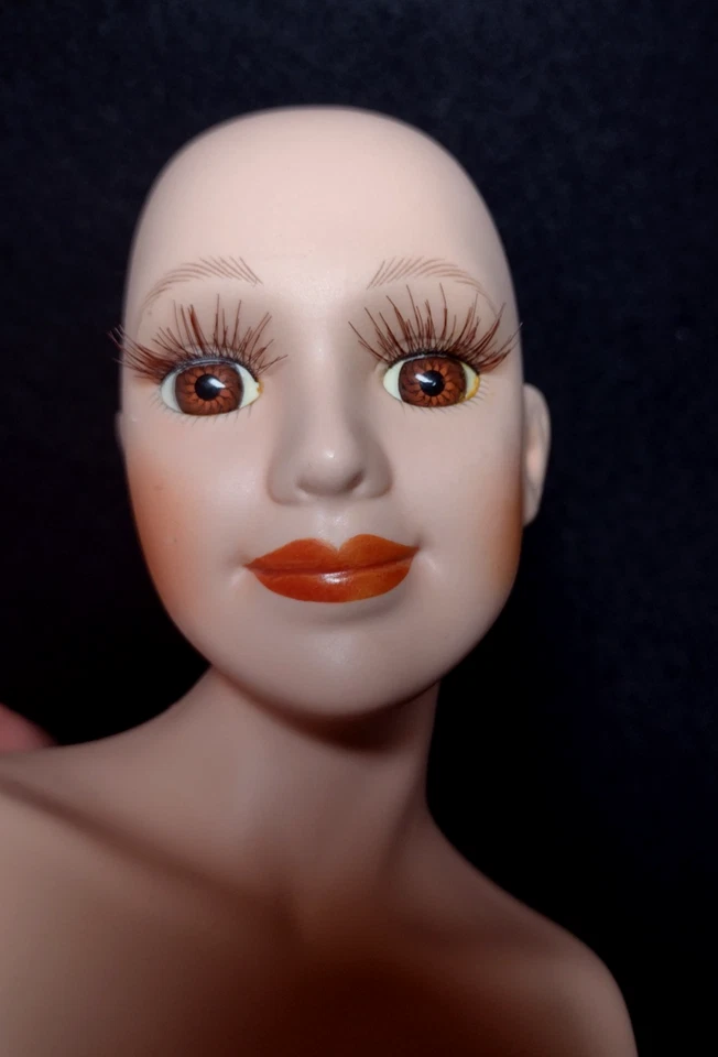 Cabeza y pecho de muñeca de porcelana de colección con ojos marrones pestañas largas de muñeca de 18" para piezas Foto 4 de 4