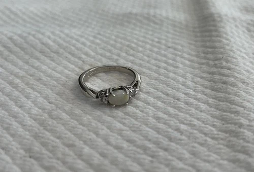 Avon Vintage Sterling Silver Opalesque Ring - Sz 5