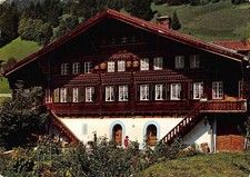 SWITZERLAND : OLD SWISS CHALET : POSTCARD  .