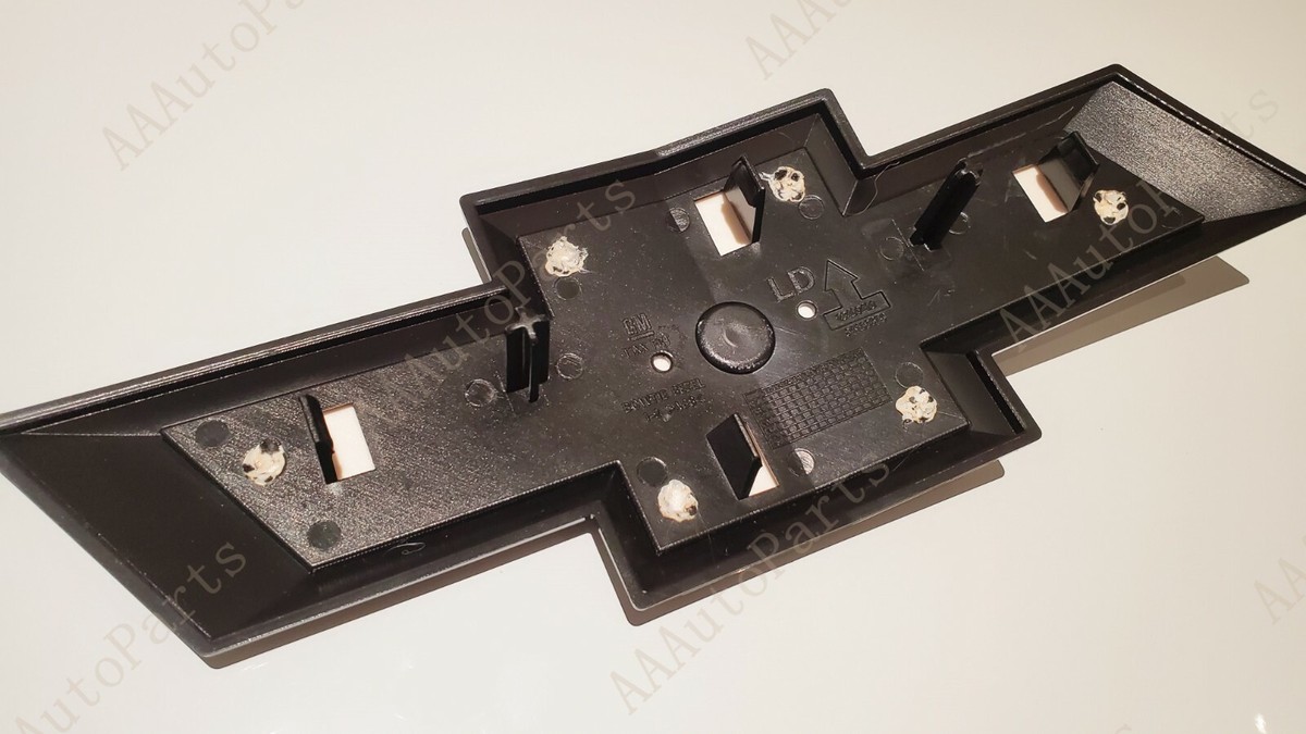 GM Accessories 84188542 - Front And Rear Bowtie Emblems In Black [2019