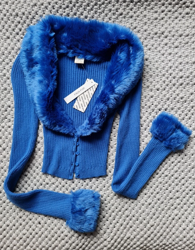 Cardigã Urban Outfitters tamanho XS cropped pele sintética macia azul escuro - Novo com etiquetas RRP £ 44