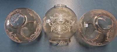 3 Globes en verre ancien pour lampe ou lustre – Déco vintage - Photo 1/4