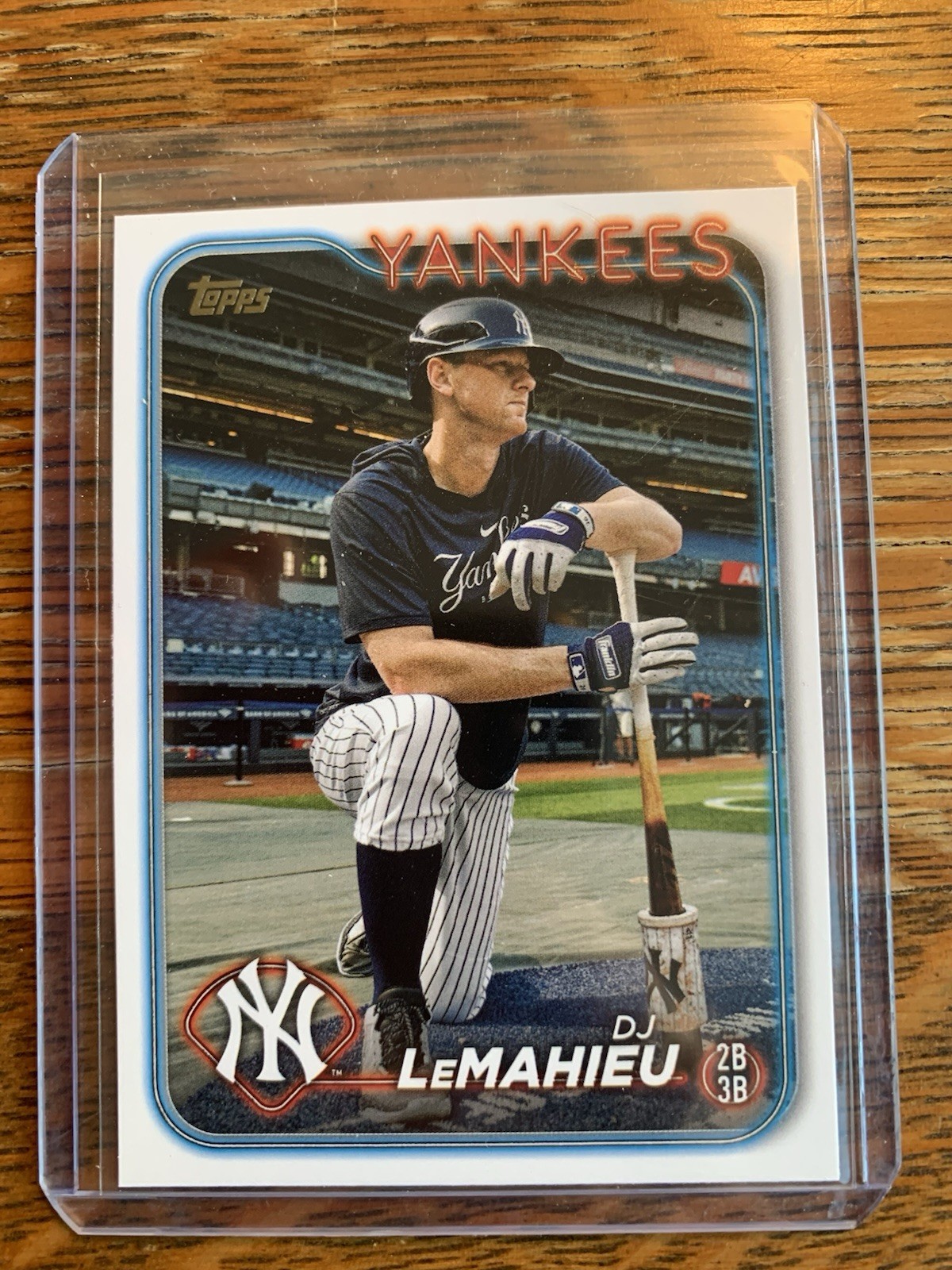 2024 Topps Series 2 SSP Golden Mirror Image Variation DJ LeMahieu #641 Yankees