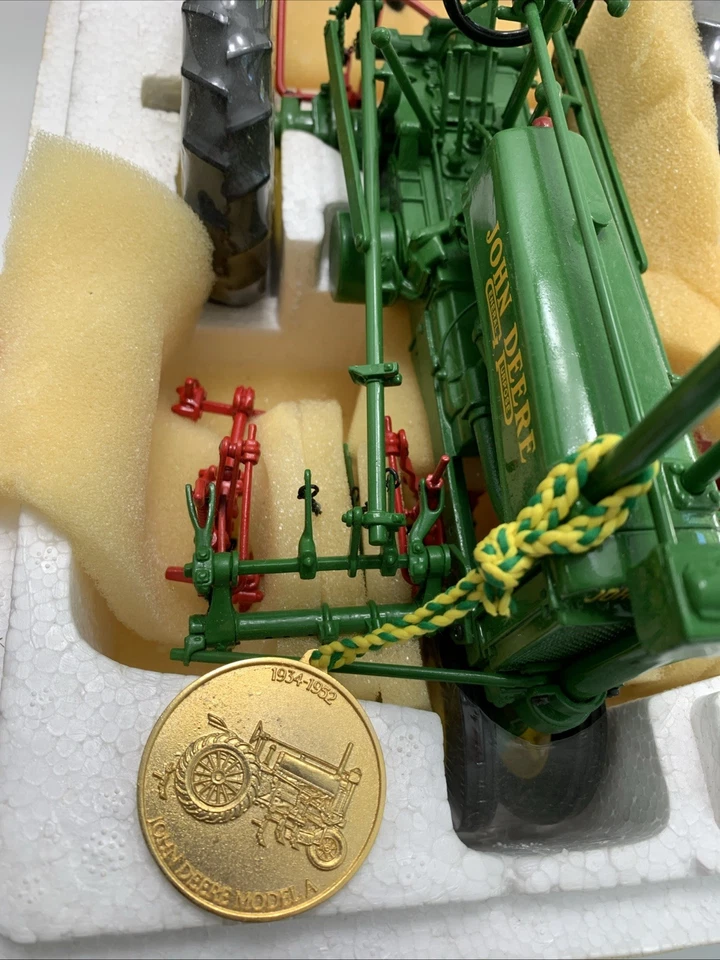 Ertl John Deere Model A Tractor w/ 290 Cultivator ~ Vintage 1991 Precision Class - Image 2 of 4