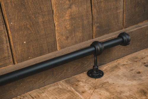 Industrial foot rail, black, home bar, vintage,metal, cast iron, kitchen, bar - Picture 3 of 9