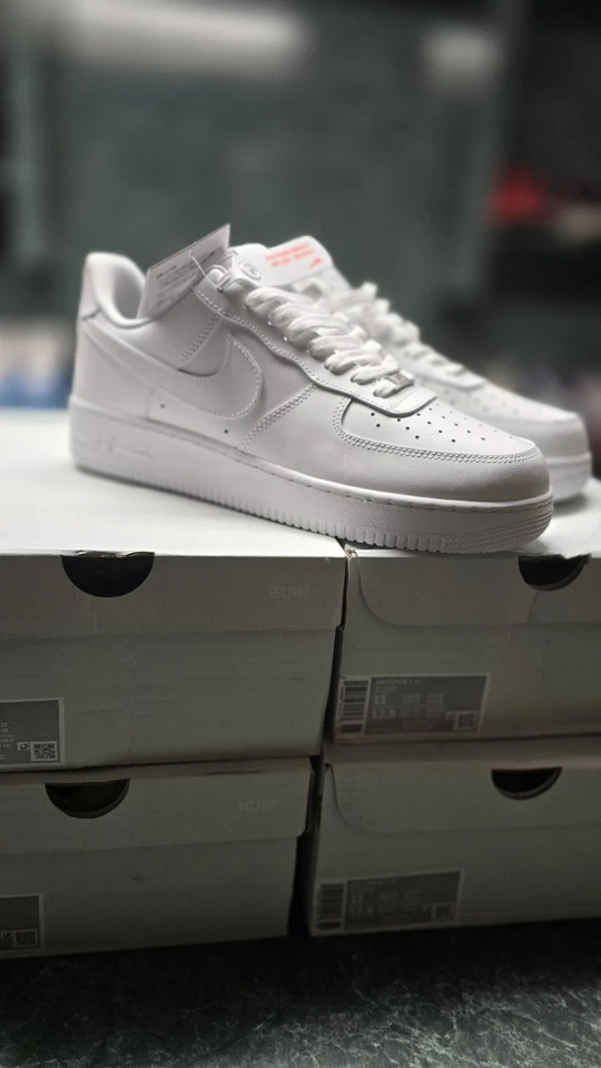 Talla 11M-Nike Air Force 1 Blanco Nuevo Con Caja Foto 2 de 4