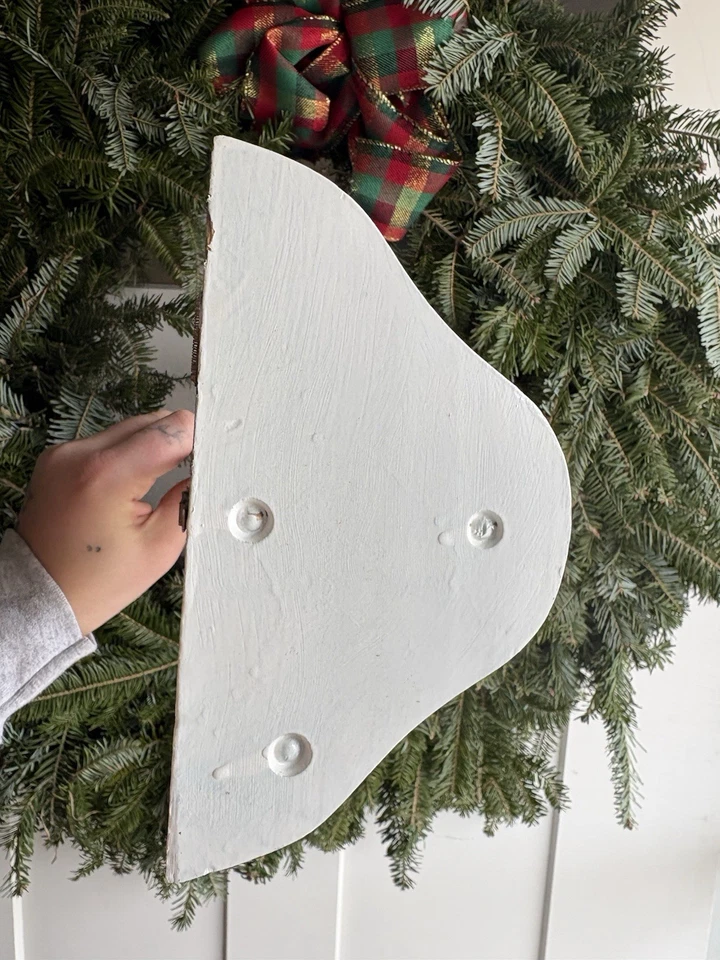 Vintage Shabby Chic White Wooden Wall Shelf With Towel Rack - Image 3 of 4