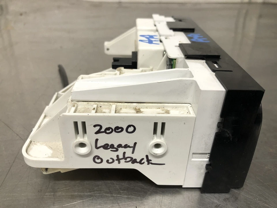 2000 2001 2002 2003 2004 Subaru Legacy calefacción aire acondicionado temperatura control climático Foto 3 de 4