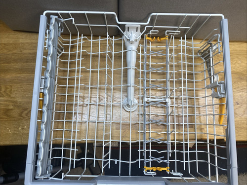 Miele Geschirrkorb oben 12 Monate alt aus Geschirrspüler G 7985 SCVi XXL