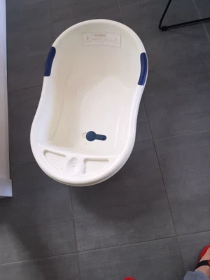 Lovencare Bathtub With Insert And Free Kmart Baby Change Mat