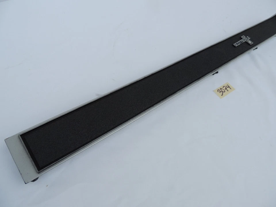 1981-1991 CHEVROLET K5 BLAZER SUBURBAN GMC JIMMY DASH TRIM SQUARE BODY OEM - Image 4 of 4